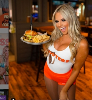Hooters cancela atrevidos uniformes para sus empleadas