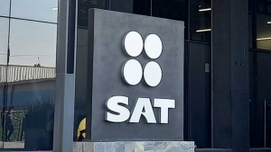 Llueven quejas contra el SAT