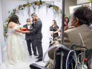 Hospital improvisa boda para cumplir el &uacute;ltimo deseo de un padre moribundo