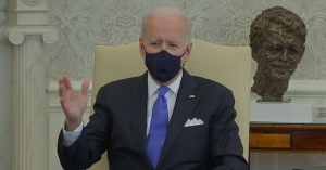 EU: Ordenar&aacute;n que todos los funcionarios se vacunen contra Covid