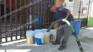 Aumenta reparto de agua en pipas por temporada de calor