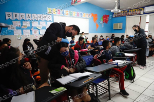 ATIENDEN A ESTUDIANTES DE PRIMARIA ENRIQUE REBSAMEN CON BRIGADA DE SALUD MUNICIPAL