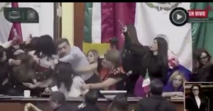 &iexcl;De la gre&ntilde;a! Se arma trifulca entre diputadas en el Congreso de la CDMX