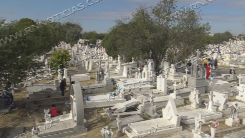 Listos panteones en Nuevo Laredo para festejos del Día de Muertos