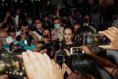 SE ACABARÁ LA CORRUPCIÓN; JUNTOS LOGRAREMOS UNA NUEVA ERA.