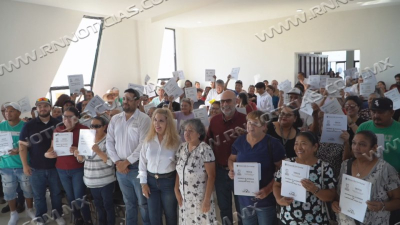 Familias de Las Torres inician regularización de sus viviendas gracias a gestión municipal y apoyo del Gobierno Federal