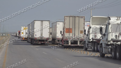 Afectaciones al cruce internacional por mantenimiento en el sistema de aduanas en Nuevo Laredo