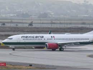 Primer vuelo de Mexicana de Aviaci&oacute;n fue desviado por mal clima
