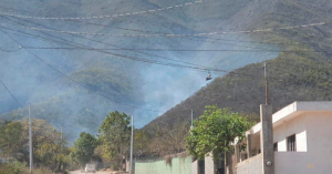 Arde cerro en Ciudad Victoria