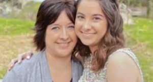 Joven mata a su madre; intentaba ocultar que la hab&iacute;an expulsado de la universidad