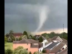 Tornado azota iglesia en Pensilvania