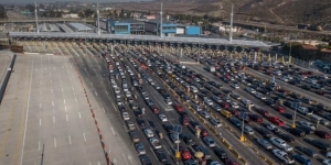 Estados Unidos amplía un mes más el cierre de sus fronteras