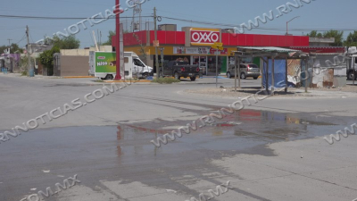 VIDEO Viven ciudadanos entra aguas negras y malos olores; Reclaman a la Presidenta municipal