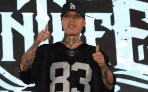 Detienen a Santa Fe Klan por detonar un arma de fuego