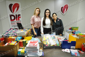 REALIZA SISTEMA DIF ENTREGA DE &Uacute;TILES ESCOLARES