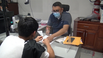 VIDEO Contin&uacute;a DIF en apoyo de familias migrantes extranjeras y menores