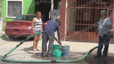 Aumenta reparto de agua en pipas; Se beneficia a 400 familias