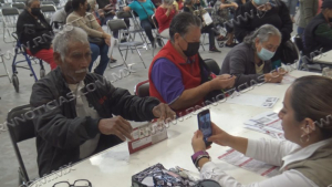 Piden a adultos mayores tramitar pensi&oacute;n de 65 y m&aacute;s y tarjeta del INAPAM