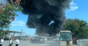Incendio arrasa con 14 autobuses en Nuevo Le&oacute;n