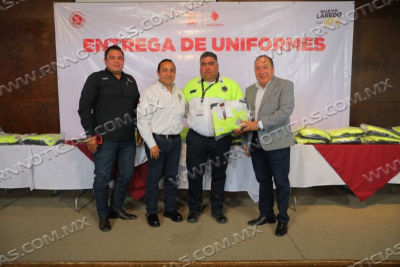 DOTAN DE NUEVOS UNIFORMES A ELEMENTOS DE TR&Aacute;NSITO Y VIALIDAD