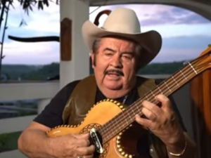 El&iacute;seo Robles es hospitalizado de emergencia luego de un concierto