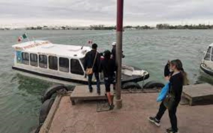 Cierran dos pasos de lanchas por fuertes vientos