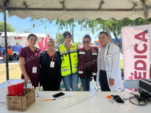 FAMILIAS DE COLONIA INFONAVIT SE BENEFICIAN CON BRIGADA TOCANDO CORAZONES DEL SISTEMA DIF