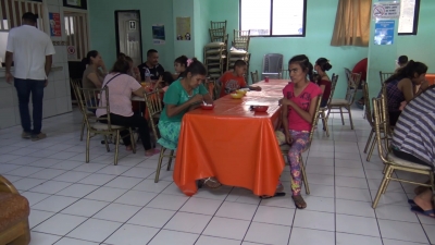 VIDEO Llegada de migrantes afectan econom&iacute;a de las fronteras