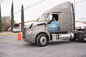 FORTALECE ALCALDESA CARMEN LILIA CANTUROSAS COMPETITIVIDAD DE NUEVO LAREDO CON ENTREGA DE OBRA EN EL CECATI 193