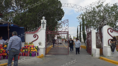 Panteones registran poca afluencia en d&iacute;a de las Madres en Nuevo Laredo