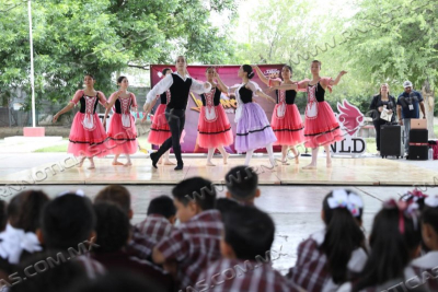 LA DANZA UNE A LOS ALUMNOS DE LA PRIMARIA CARLOS A. CARRILLO