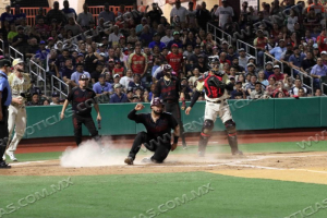 Consigue Uni&oacute;n Laguna su pase a Serie del Rey en emocionante cierre de juego