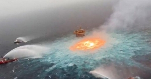 Controlado el incendio en plataforma marina de Campeche