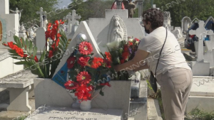 Panteones de Nuevo Laredo listo para D&iacute;a de las Madres