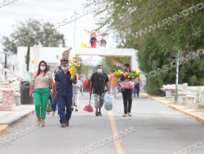 REALIZA GOBIERNO MUNICIPAL OPERATIVO EN LOS PANTEONES POR EL D&Iacute;A DE MUERTOS
