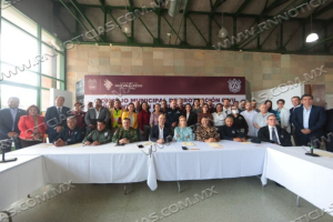 TOMAN PROTESTA A INTEGRANTES DEL CONSEJO MUNICIPAL DE PROTECCI&Oacute;N CIVIL