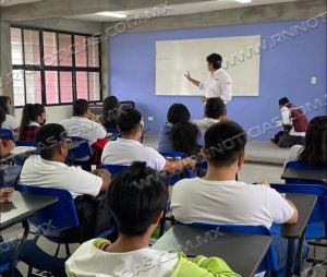 ORIENTA IMJUVE A ESTUDIANTES PARA ELEGIR CARRERA PROFESIONAL