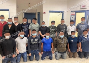 Agentes de la Patrulla Fronteriza del Sector laredo aprehenden a individuos indocumentados dentro de vagones de Grain Hopper