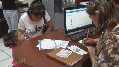Entregan en Nuevo Laredo doble nacionalidad estatal a 150 menores