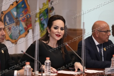 AVALA CLASE POLÍTICA A CARMEN LILIA CANTUROSAS