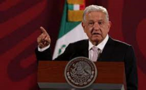 Llama AMLO a no tomar en serio las medidas del gobernador de Texas