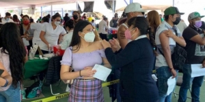 ¿Por qué no debes consumir alcohol ni tabaco tras ser vacunado?