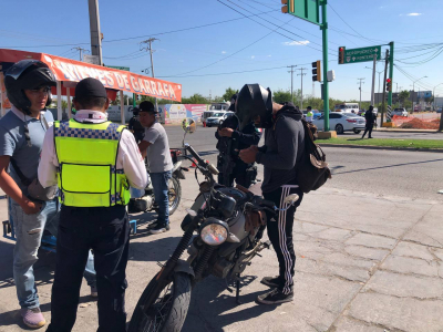 VIDEO Direcci&oacute;n de Tr&aacute;nsito y vialidad realiza Operativo contra motocicletas irregulares