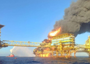 Se incendia plataforma Nohoch-Alfa de Pemex en Campeche