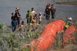 Muere primer migrante por boyas en el Bravo