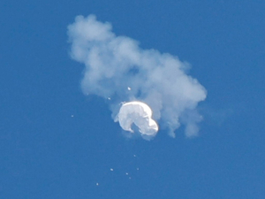 EU quer&iacute;a sobrevolar cielo mexicano para cazar globo esp&iacute;a chino: AMLO
