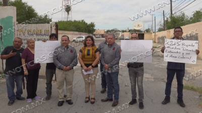 Realizan protesta trabajadores de XEFE Televisi&oacute;n por falta de pagos