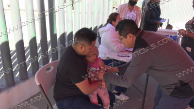 Reactiva Sector Salud vacunaci&oacute;n en modalidad Drive Thru