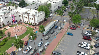 SALE TR&Aacute;ILER DE NUEVO LAREDO CON TONELADAS DE AYUDA PARA REYNOSA
