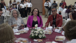 Festejan a Maestros de Nuevo Laredo en su d&iacute;a